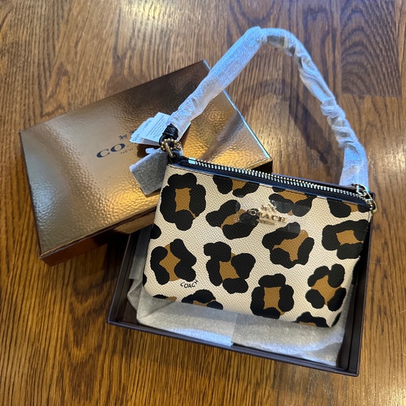 Coach Handbags - Coach clutch